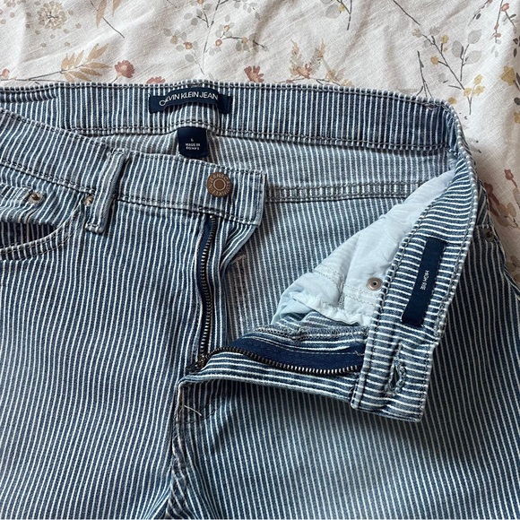 Calvin Klein High Waist Striped Shorts - Picture 2 of 8